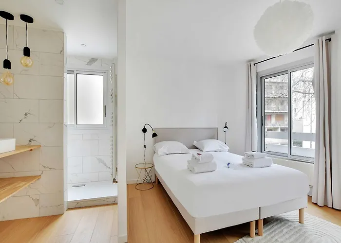 Superb 2 Bedroom 4p Alesia Paryż